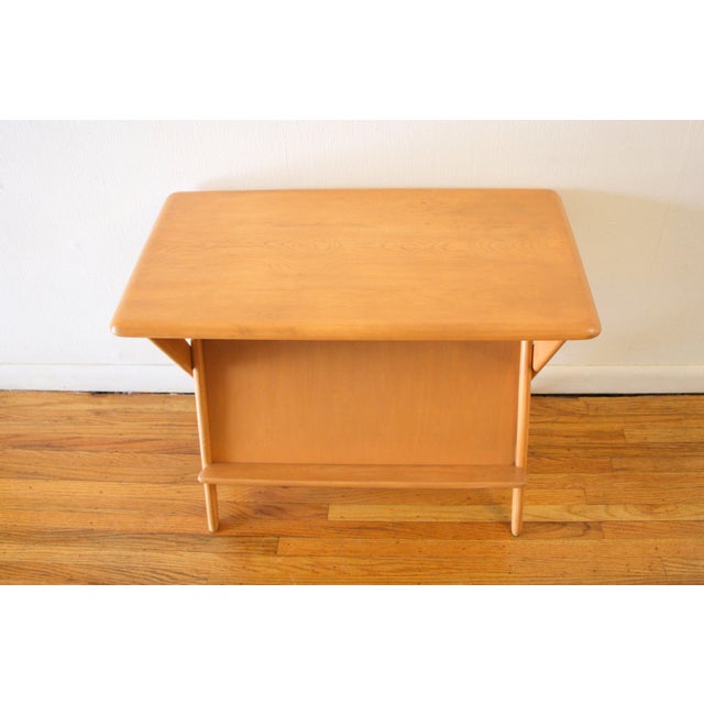 Heywood-Wakefield Mid 20th Century Modern Table With Magazine Rack by Heywood Wakefield For Sale - Image 4 of 6
