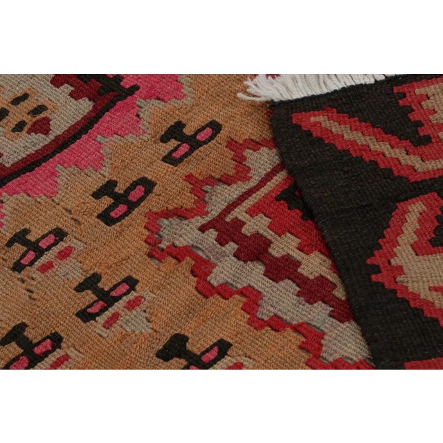 Textile 1950s Vintage Persian Kilim With Red Medallions on a Gold Field For Sale - Image 7 of 7