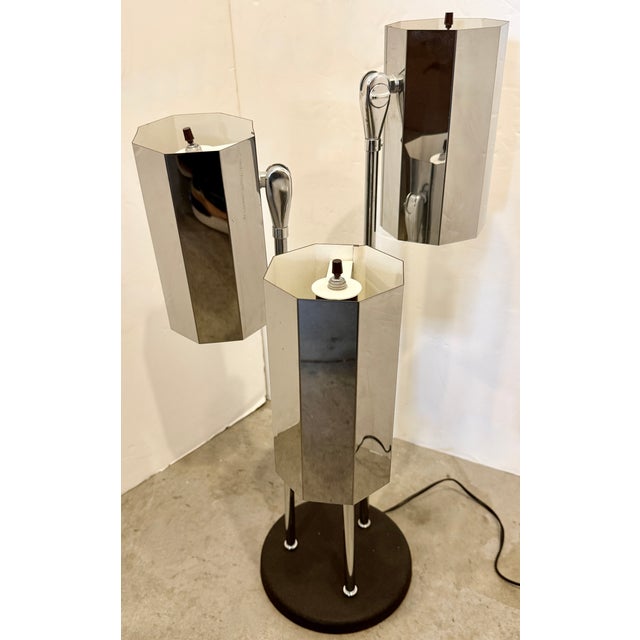 Koch & Lowy Adjustable Triple Octagon Shade Chrome Desk Lamp, 1960s For Sale In Miami - Image 6 of 10