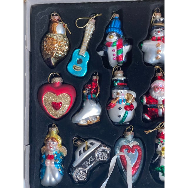 Shabby Chic Set of 31 Gorgeous Museum Thomas Pacconi Christmas Ornaments in Box For Sale - Image 3 of 7