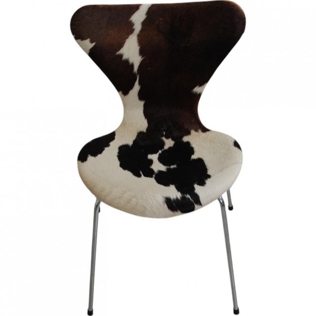 Seven Chairs in Cow Hide by Arne Jacobsen, 2000s, Set of 6 For Sale - Image 10 of 15