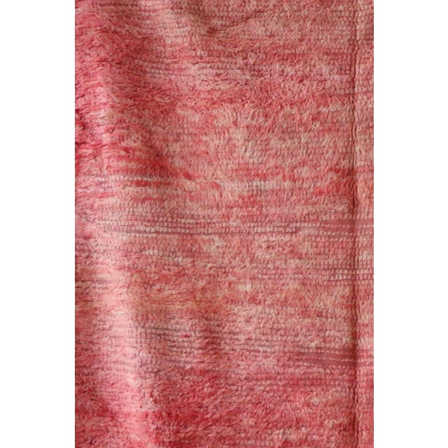 1980s Pink Moroccan Rug - 4'11" X 9'0" Ft For Sale - Image 5 of 6