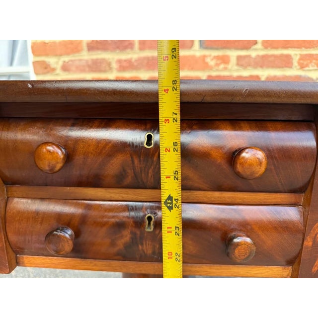 Antique 19th Century American Empire Flame Mahogany Drop Leaf Side Table For Sale - Image 9 of 16
