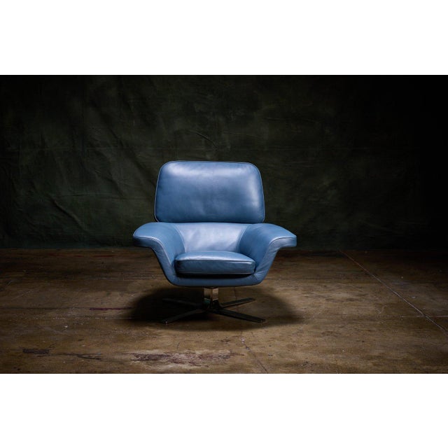 Contemporary Pair of Blake Lounge Chairs by Rodolfo Dordoni For Sale - Image 3 of 7