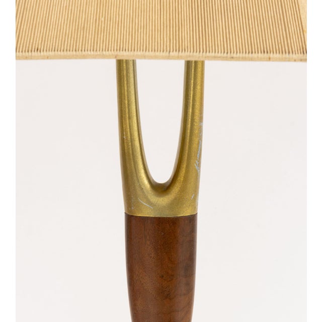 Mid-Century Modern Gerald Thurston "Wishbone" Walnut and Bronzed Metal Table Lamp For Sale - Image 3 of 9