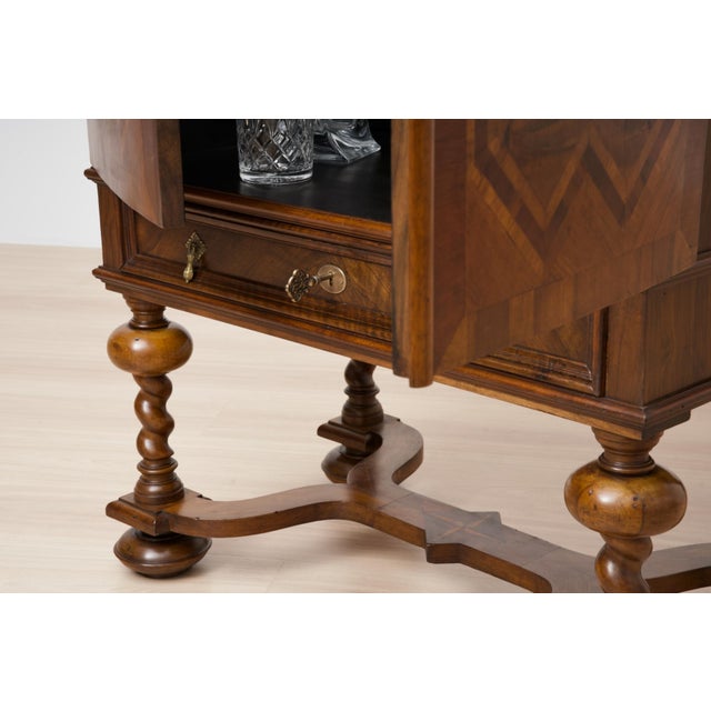 Neo-Baroque German Walnut Cocktail Cabinet, 1900s For Sale - Image 13 of 16