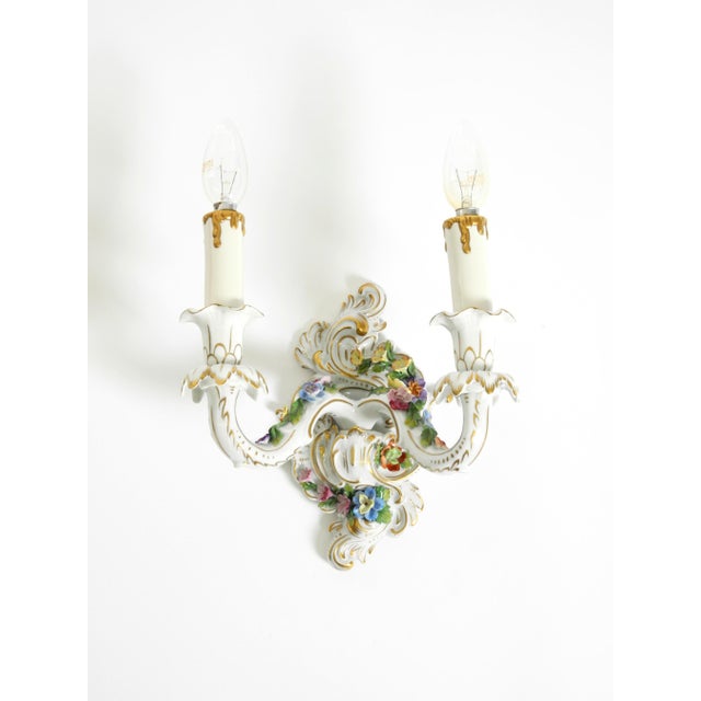 Mid-Century Hand-Painted Porcelain Wall Lamp from Porzellanmanufaktur Dresden, Saxony, 1950s For Sale - Image 4 of 18