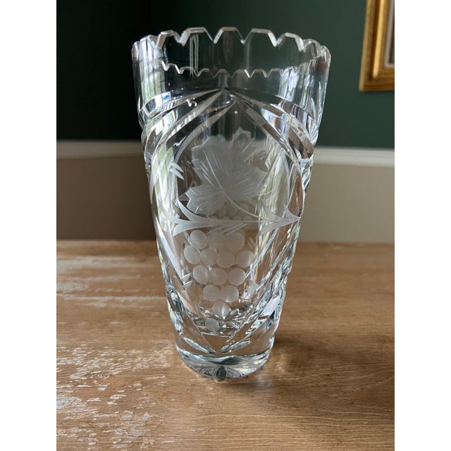 1960s Vintage German Lausitzer Lead Crystal Glass Flower Vase DD50 - Grape Leaf Brand: Lausitzer Size: 7.25" H x 4.5 D...