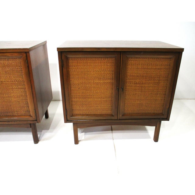 Mid-Century Modern Walnut Caned Nightstand Chests in the Style of Widdicomb For Sale - Image 3 of 12