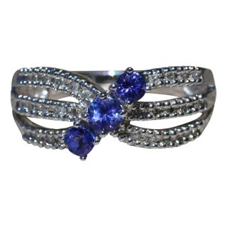 The Alatus: Ladies 14K Gold Ring set with 0.51 CTW Tanzanite and 0.14 CTW Diamonds For Sale