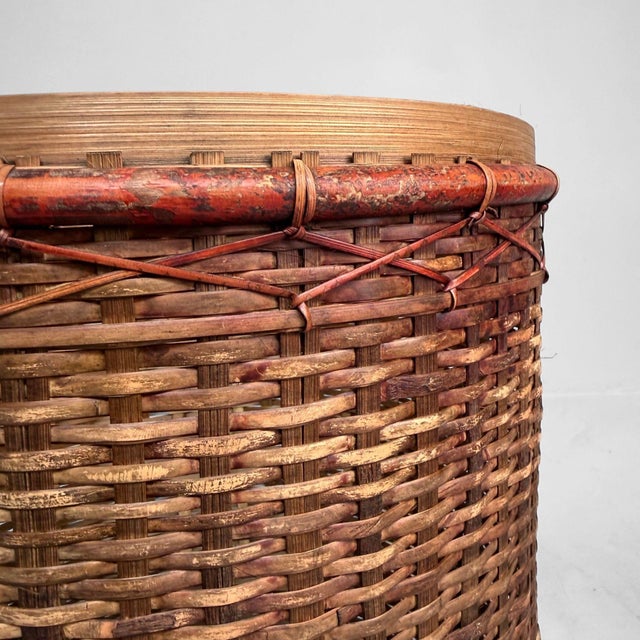 Mid-Century Modern Antique Japanese Bamboo Basket with Red Lacquered Rim, 1930s For Sale - Image 3 of 11