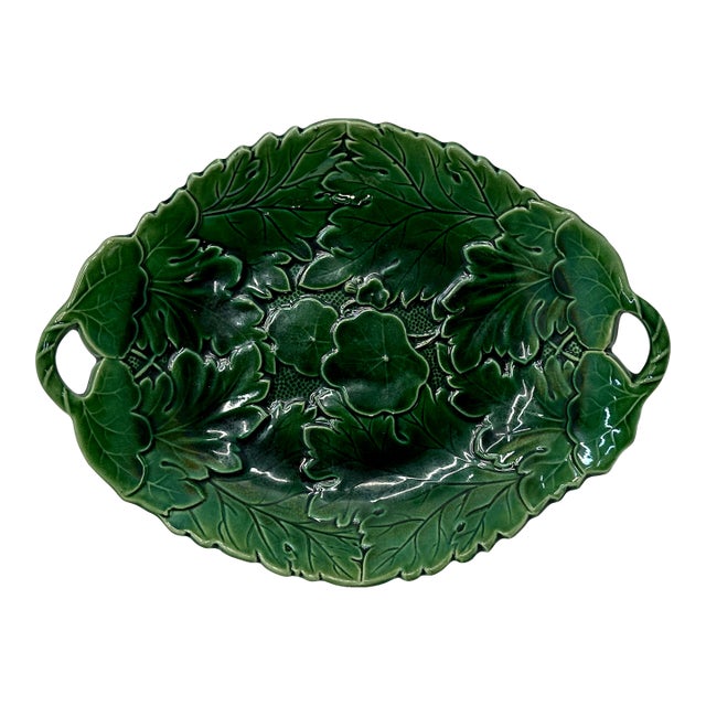 1900s Antique Green English Embossed Leaf Majolica Two Handle Serving Tray - 12 Inches Long For Sale