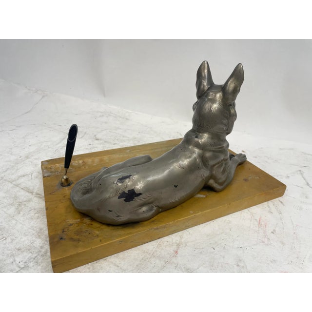 Beautiful 1920s Liberty pen holder with marble base, metal dog sculpture. Excellent furnishing object.
