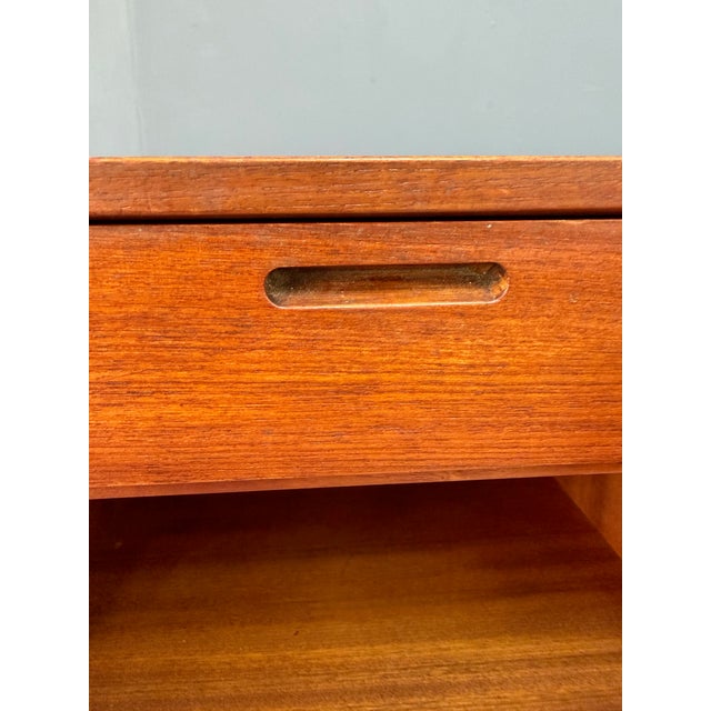 1960s Pair of William Watting Teak Nightstands With Drawer and Open Shelf, Attributed For Sale - Image 10 of 17