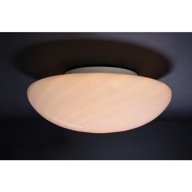 Beige Large Murano Swirl Glass Ceiling Light attributed to Vm-Vetri, Italy, 1970s For Sale - Image 8 of 17