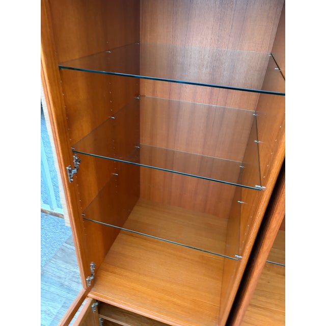 A Pair of Mid-Century Modern Danish Lighted Curio Display Cabinets by Sun Cabinet. Circa 1970s For Sale - Image 10 of 18