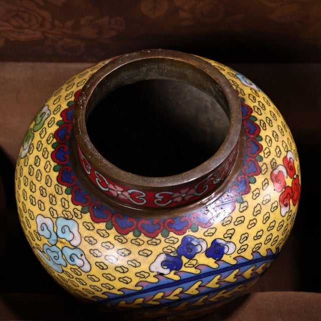 Vintage Chinese Yellow Ground Cloisonné Dragon & Phoenix Ginger Jar With Antique Lacquered Presentation Box ("Xuande" Mark) For Sale - Image 9 of 9