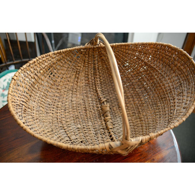 Farmhouse Large Early 20th Century American Splint Oak Buttocks Basket For Sale - Image 3 of 10