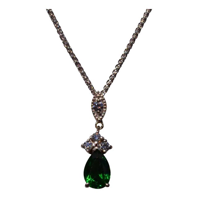 The 69th Street: Chrome Diopside and Diamond Necklace in White Gold For Sale