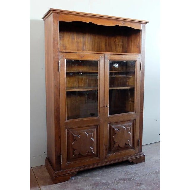 1980s Vintage Hand-Crafted Italian Walnut Bookcase Cabinet, 1980s For Sale - Image 5 of 7