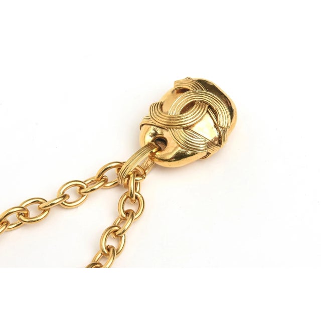 Chanel Chanel Signed Gold Plated Chain Necklace With CC Pendant 90's For Sale - Image 4 of 10