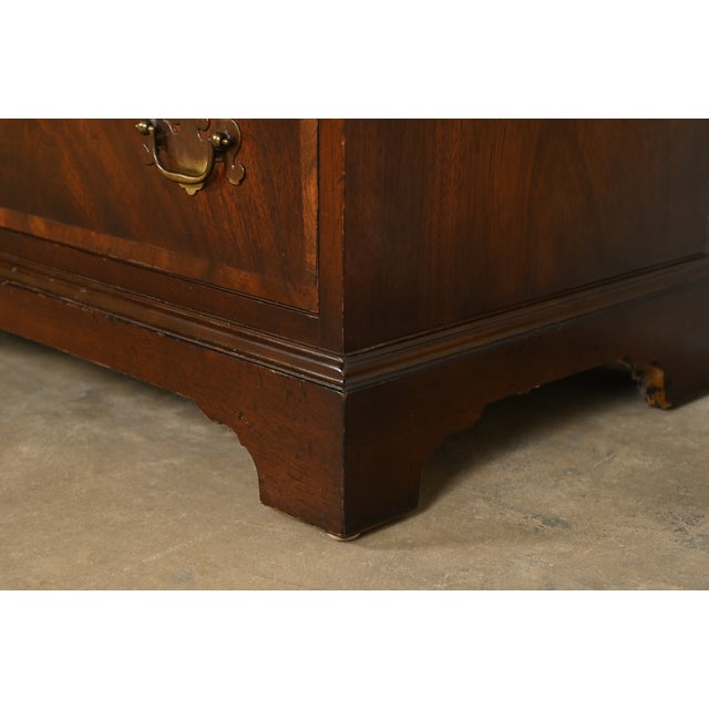 Baker Furniture Style Georgian Banded Flame Mahogany and Burlwood Three-Drawer Bedside Chests, Pair For Sale - Image 11 of 14