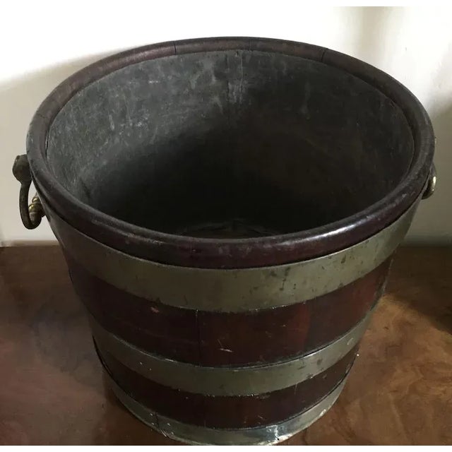 Antique 18th century George III mahogany brass bound peat bucket or open cellarette with zinc liner. Pleasing proportion,...
