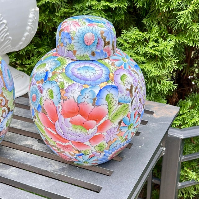 Late 20th Century Mille Fleur Famille Rose Style Porcelain Ginger Jars – Hand-Painted Ginger Jars, Pair For Sale - Image 5 of 10