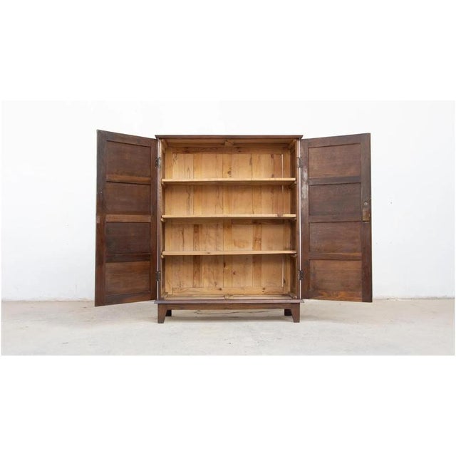 Small oak wardrobe by René Gabriel (1890-1950), Reconstruction period, 1945. Rare model in this size. Medium oak stain....