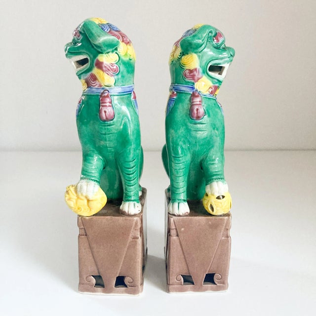 1940's Famille Verte Style Ceramic Foo Dog Figurine Pair For Sale - Image 4 of 10