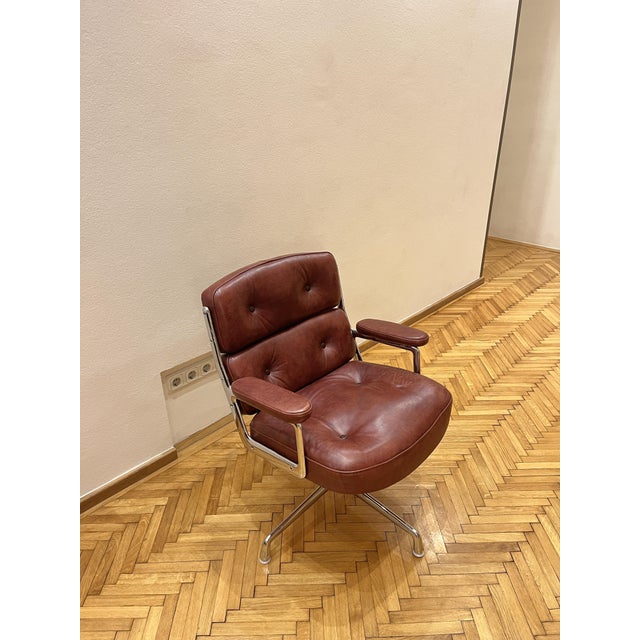 ES 108 Lobby Chair in Brown Leather by Charles and Ray Eames for Vitra, 1960s For Sale - Image 10 of 12