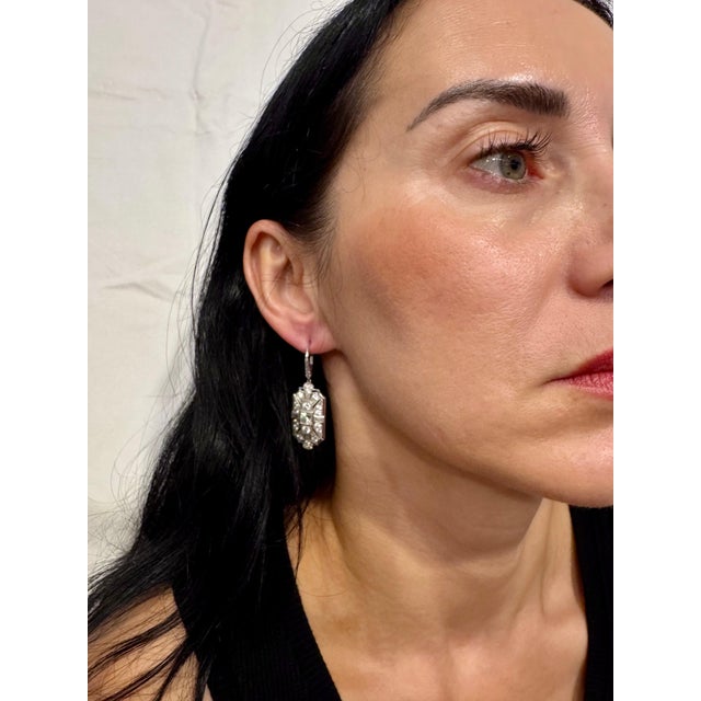 Vintage 3 Ct Round & Princess Shape Diamond Hanging Earring in Platinum For Sale - Image 17 of 18