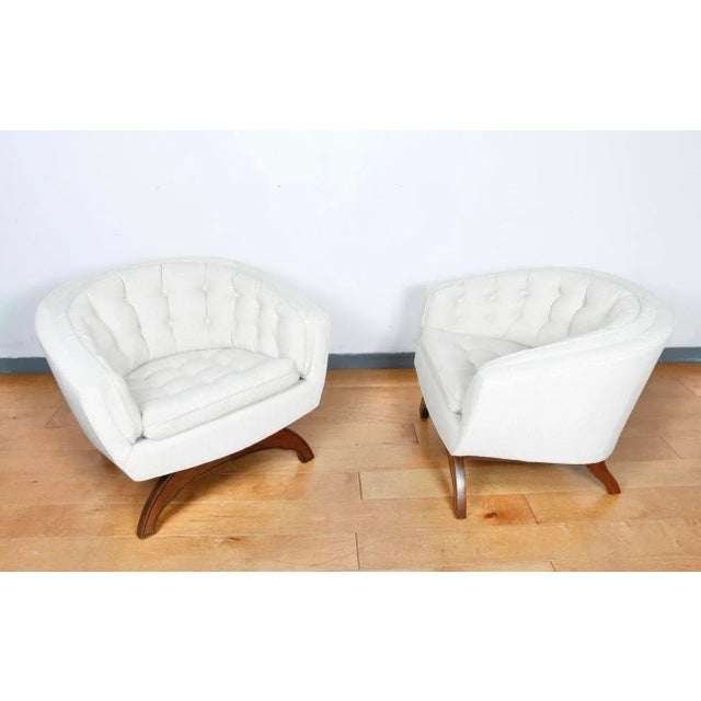 Kroehler 1950s Mid Century Kroehler Style Pair of Barrel Chairs For Sale - Image 4 of 11