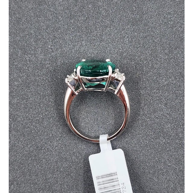 Early 21st Century 9.07 Ct Gia Certified Natural Zambian Emerald & Diamond Ring, Size 7 For Sale - Image 5 of 9