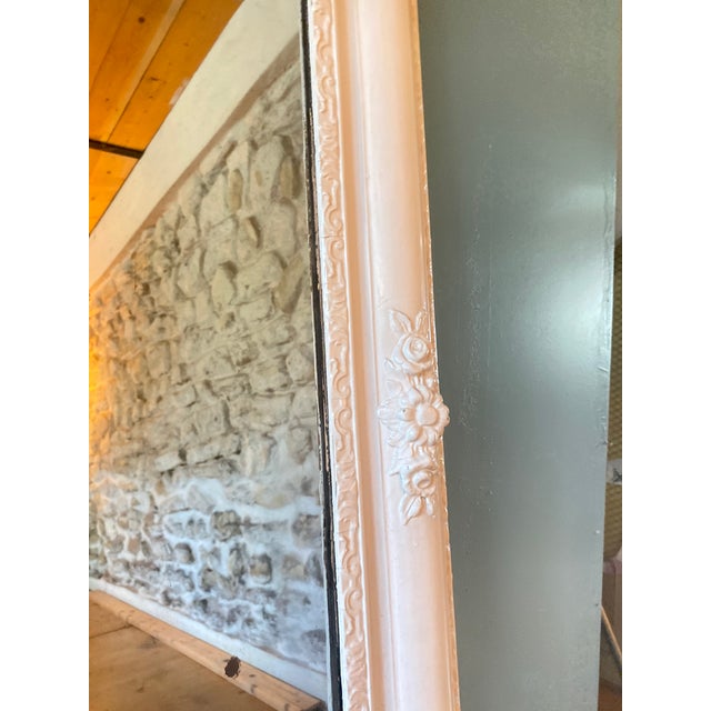 Traditional Mirror in Stuccoed and White-Painted Wood, 1800s For Sale - Image 3 of 9