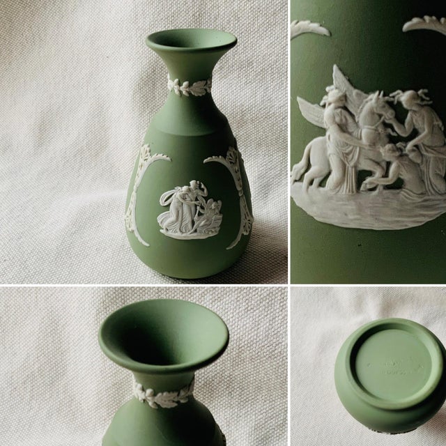 Neoclassical 1930s Wedgwood Jasperware Alabastron Vase in Sage Green For Sale - Image 3 of 8