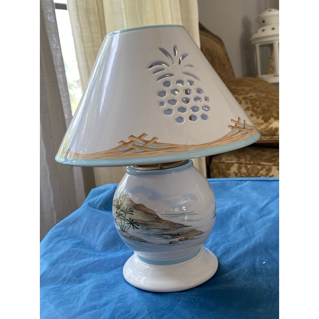 Ceramic Vintage Lenox British Colonial Scenic Candle Lamp Featuring a Pierced Pineapple Shade and a Hand-Painted Tropical Coastal Scene on the Base For Sale - Image 7 of 9