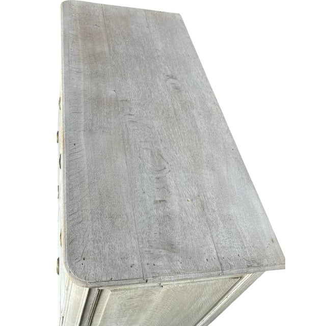 French Early 19th Century Louis XV French Bleached Oak Chest of Drawers For Sale - Image 3 of 12