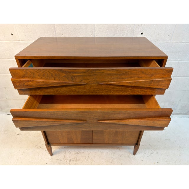 Mid-Century Modern Walnut Highboy Dresser With Sculptural Pulls For Sale - Image 10 of 17