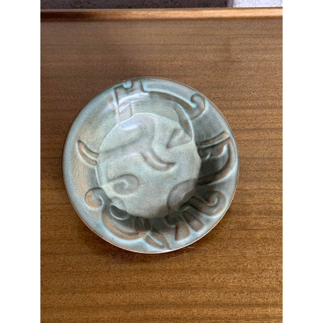 A nice well sized low bowl designed by Allan Ebeling for Bo-Fajans. Features a really interesting color which presents...