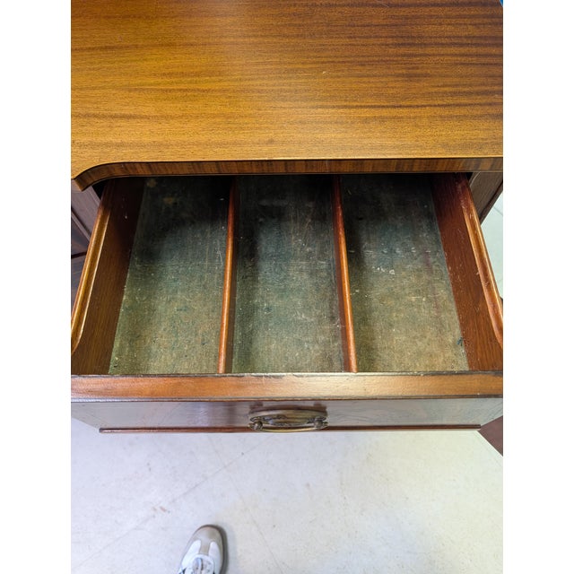 Hepplewhite Colonial Revival Flame Mahogany Bowfront Sideboard/Buffet For Sale - Image 15 of 18