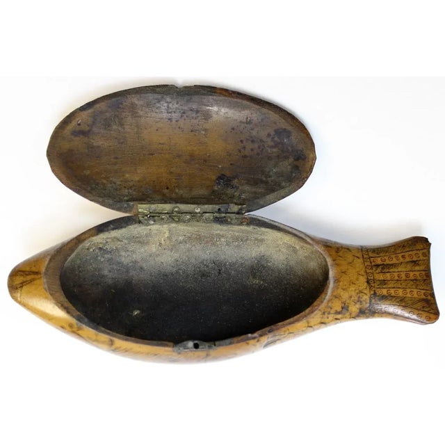 Rustic Hand Carved Fish Decoy Snuff Box For Sale - Image 3 of 4