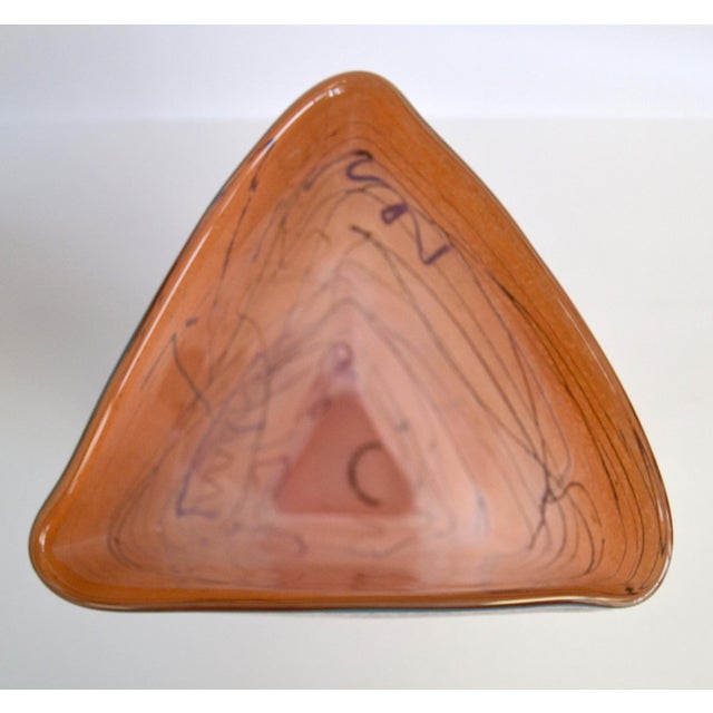 1980s Taylor Backes Triangle Shape Art Glass Colorful Op Art Vase For Sale - Image 9 of 12