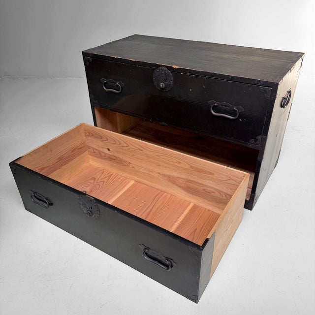 Antique Japanese Kimono Tansu Chest, 1910 For Sale - Image 9 of 18