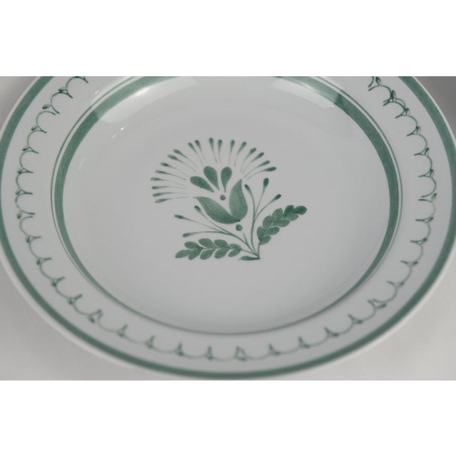 Mid-Century Modern 1950s Green Thistle Dinner Plates, Arabia of Finland - Set of 14 For Sale - Image 3 of 4