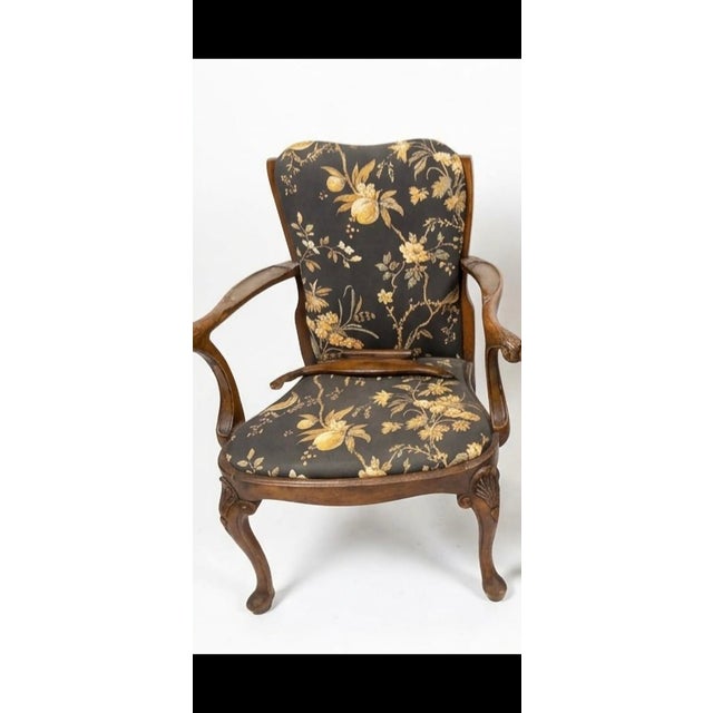 Mid 18th Century Louis XV Style Fauteuil À La Reine (Flat-Back Salon Armchair) For Sale - Image 4 of 4