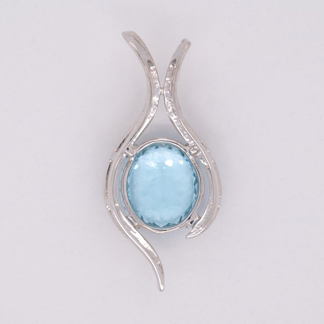 Blue 7.8Ct Santa Maria Aquamarine Pendant With Natural Diamonds Accents: 14k Gold For Sale - Image 8 of 8