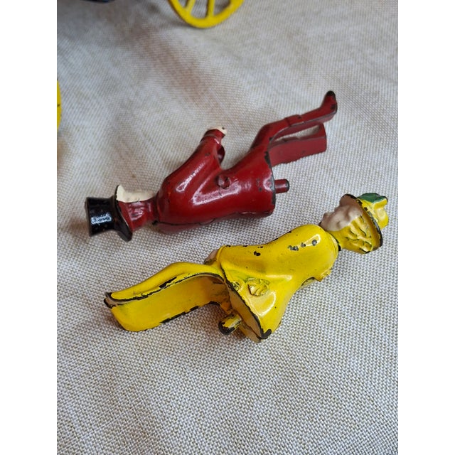 Antique Cast Iron Kenton Cabriolet Hansom Cab Carriage Toy - Original Figures For Sale - Image 18 of 18
