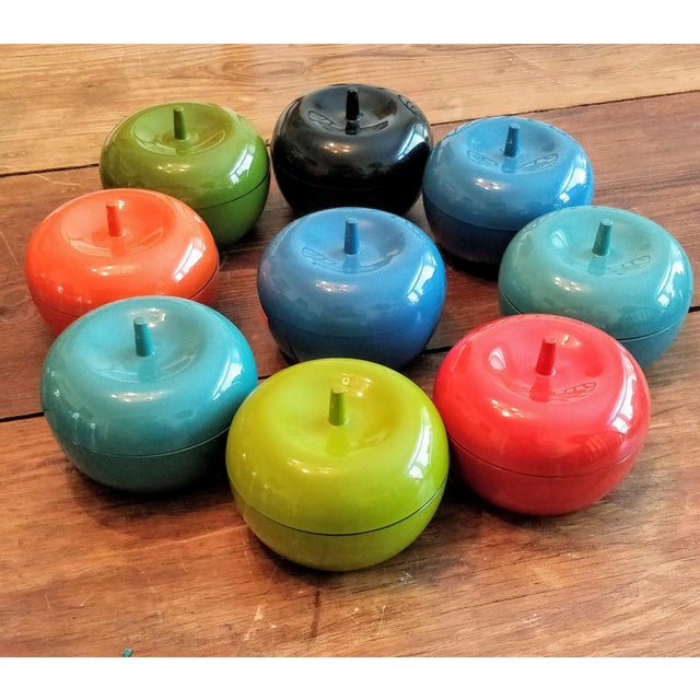 Paint Vintage Japanese Apple Bento Lacquer Box in Black Fruit For Sale - Image 7 of 11