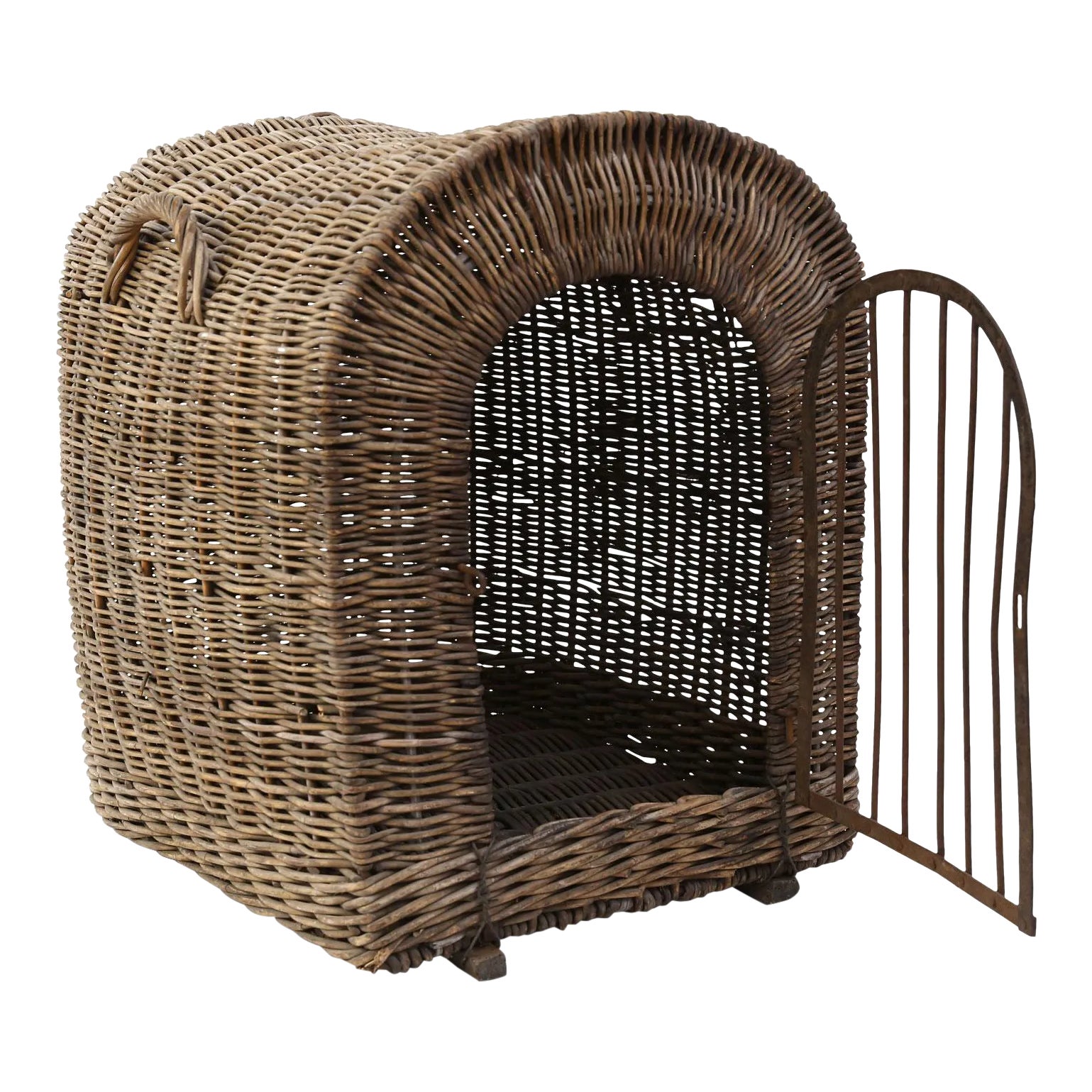 Gallery Detail: English Wicker Dog Kennel